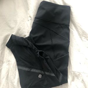 Lululemon black leggings with pockets, knee length